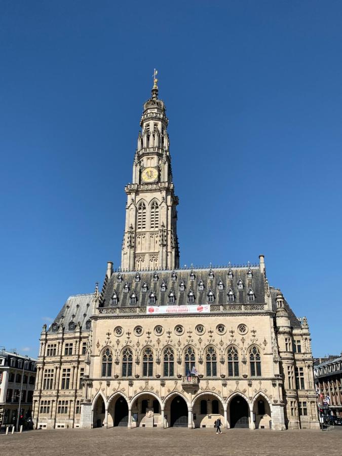 Au Pied Du Beffroy Apartment Arras Exterior photo